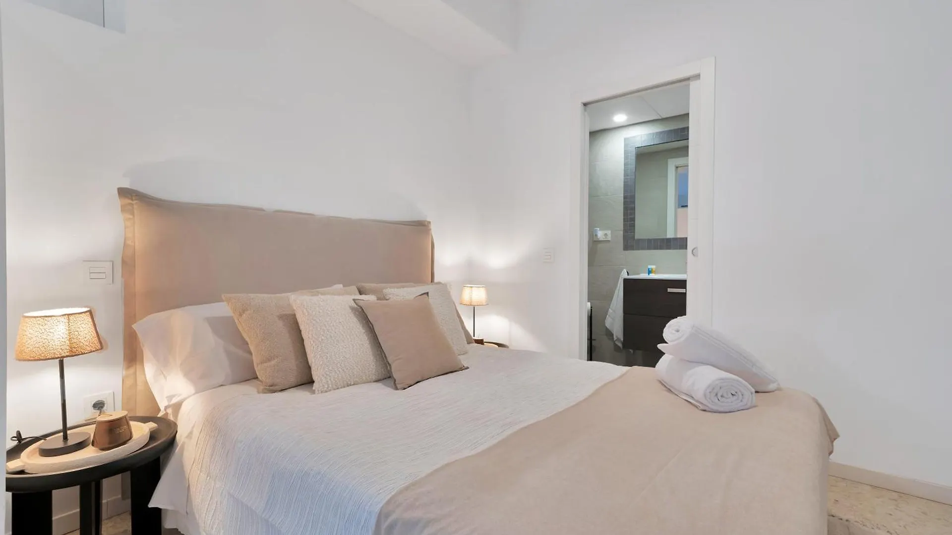 Nueva! Centrica Suite Boutique Algeciras Apartment