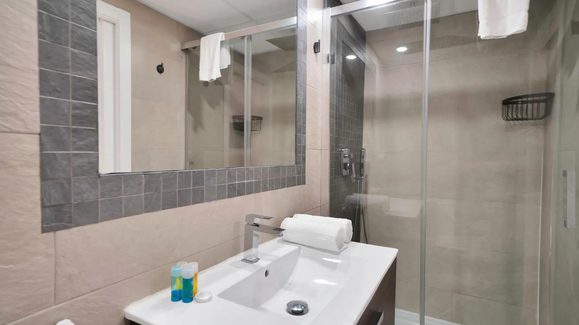 Nueva! Centrica Suite Boutique Algeciras Spain